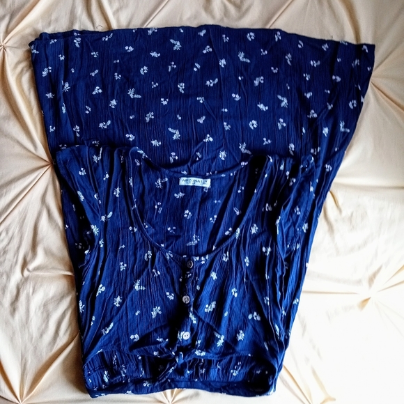 Blue Cottage Dress - Picture 3 of 5